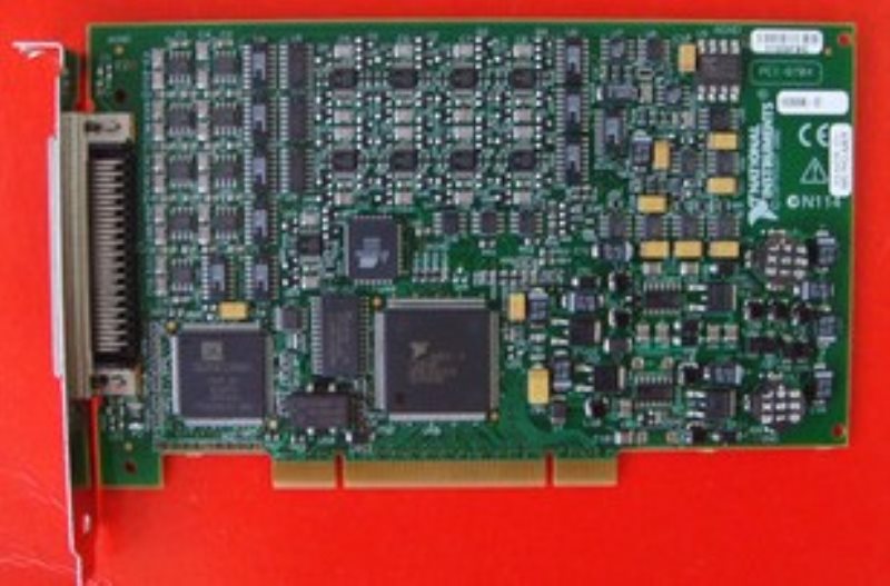 NI PCI-6704