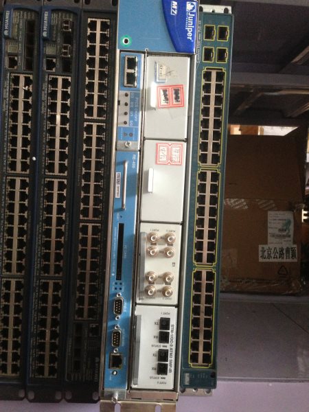 Juniper /RE-400/P-4CHDS3/M7i - Click Image to Close